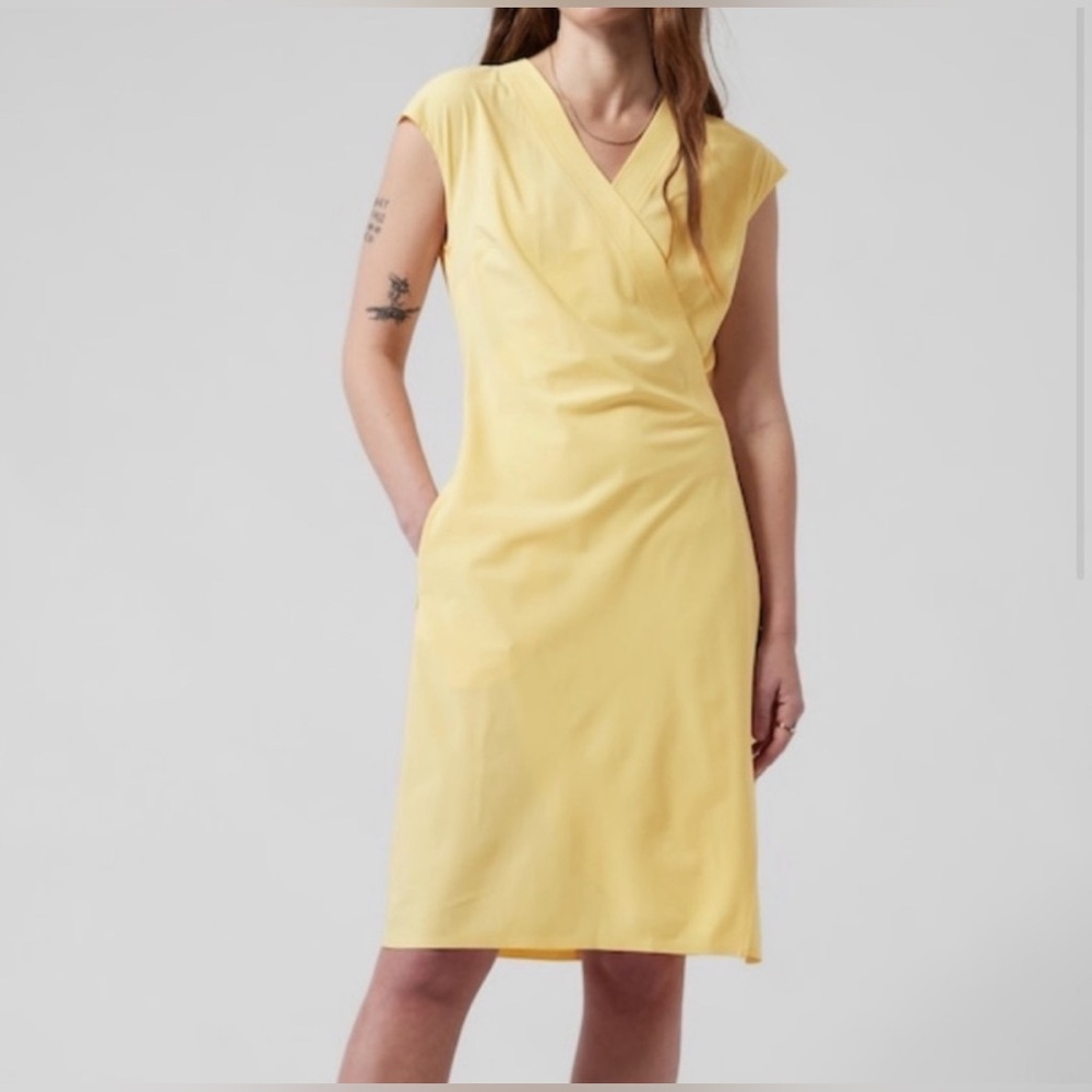 ATHLETA- Newport Wrap Dress Yellow Stripe
Size Large